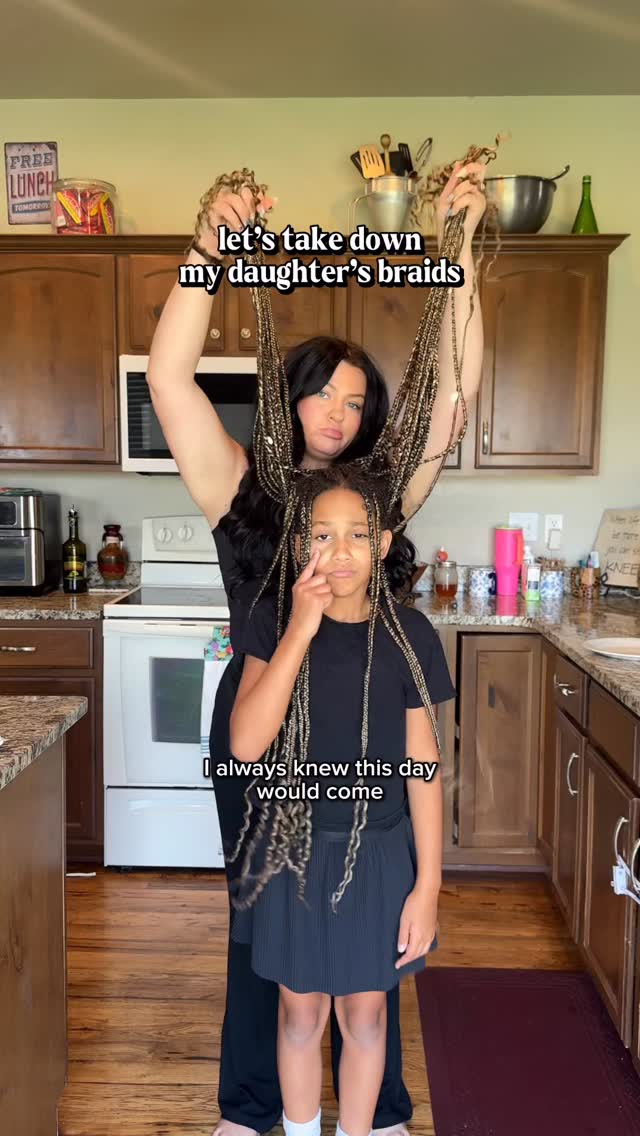 neapolitan braids 🩷🤎💛 …for example #braidstyles #kidsknotlessbraids # ...