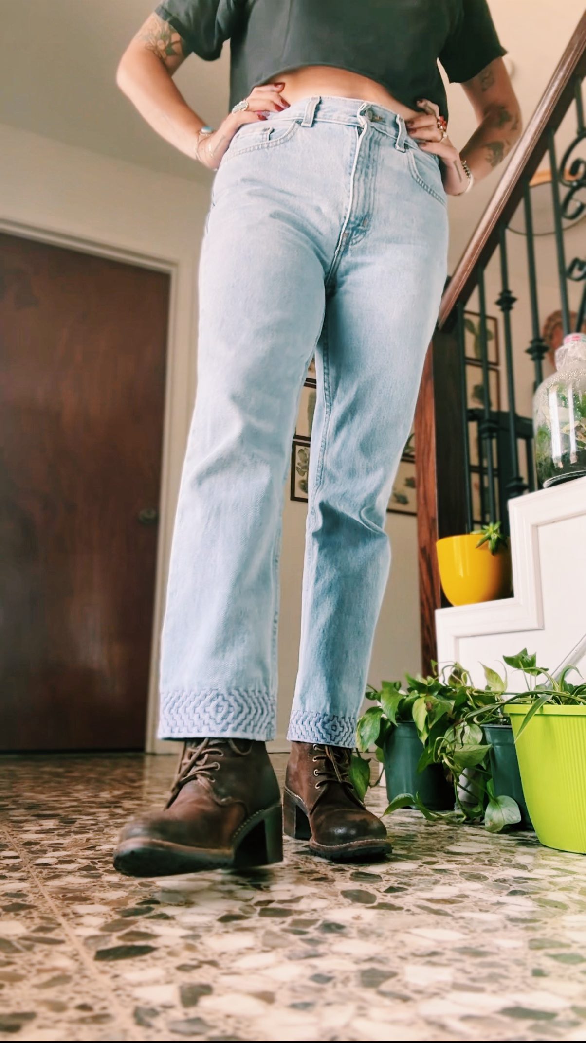 The basic steps to hemming your pants using sashiko embroidery! I 