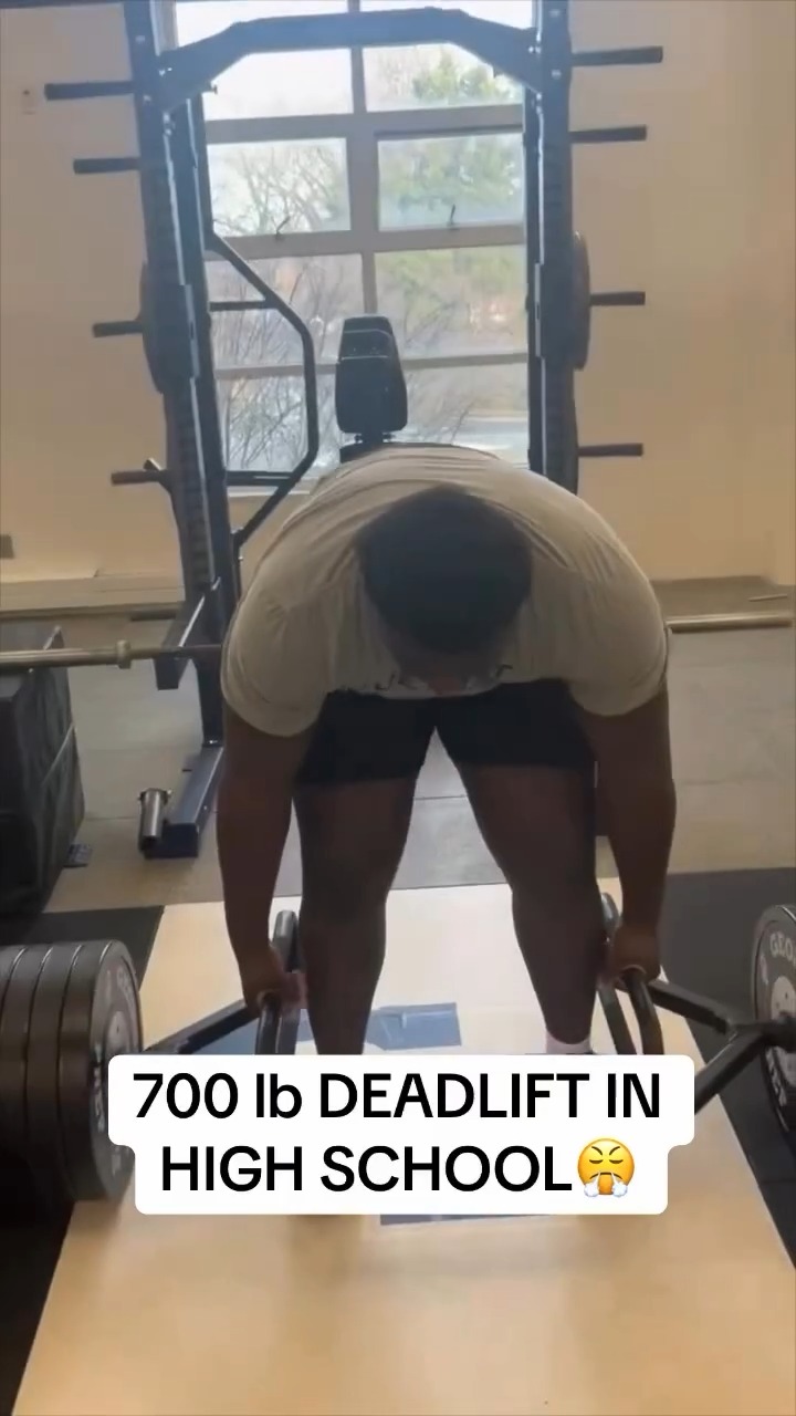 5⭐️ OT Immanuel Iheanacho is a WEIGHT ROOM WARRIOR 💪 (🎥: @ch1bu1/x ...