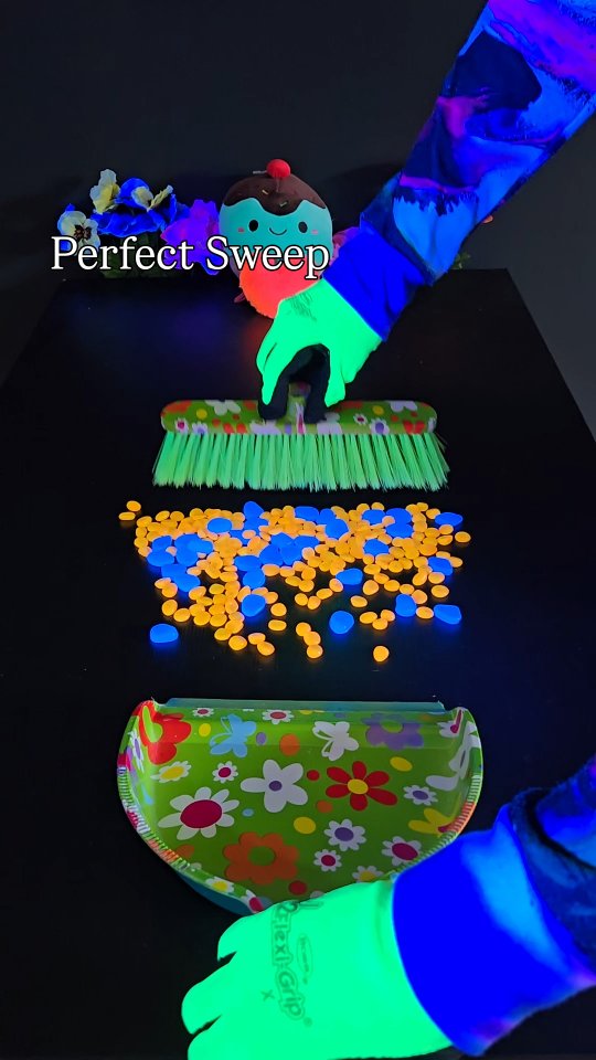Sweeping done with skill and perfection. Pretty flower brush and asmr ...