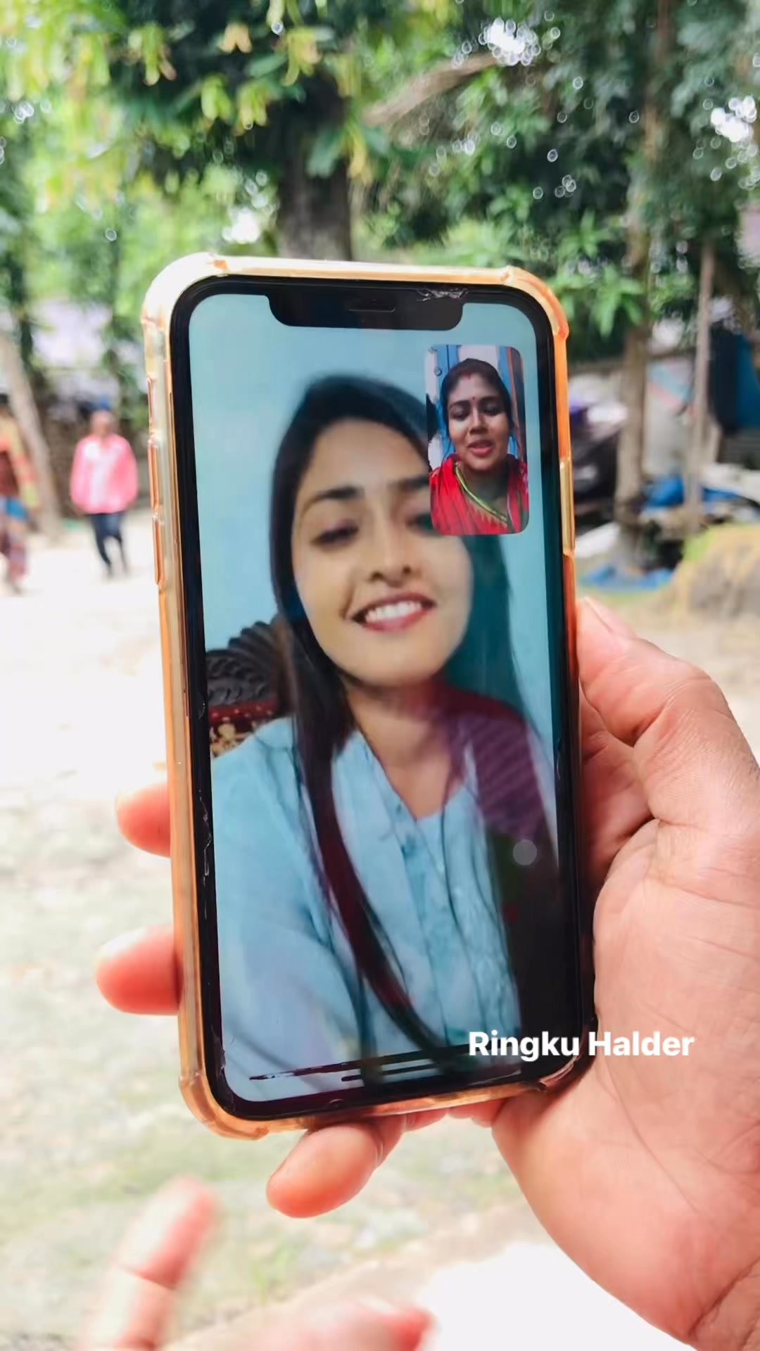 বোন চলে এসো তারতারি🥰 | Ringku Halder | Facebook