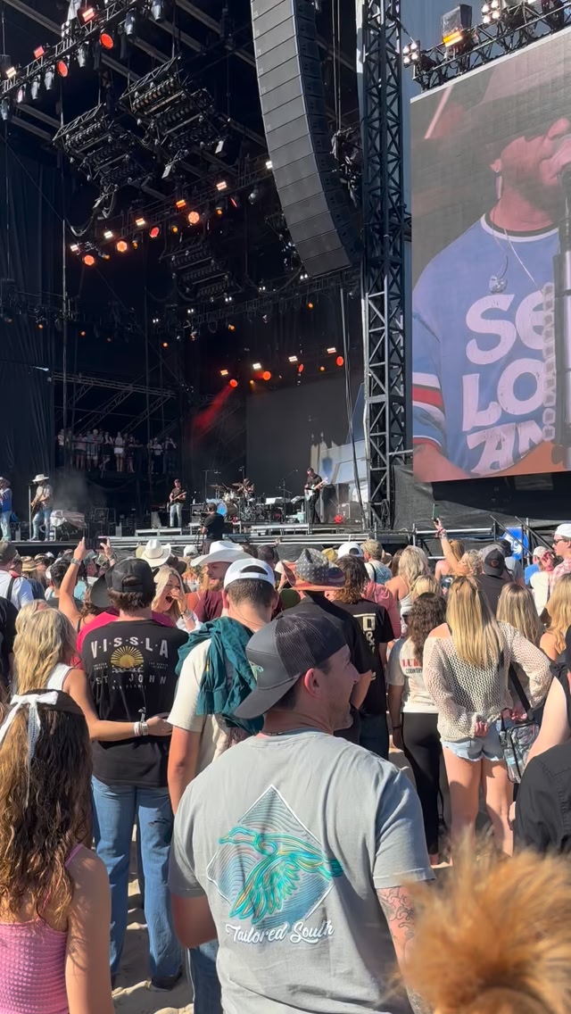 @locash on the Boot Stage hyping the crowd up! #ocmd #oceancity # ...