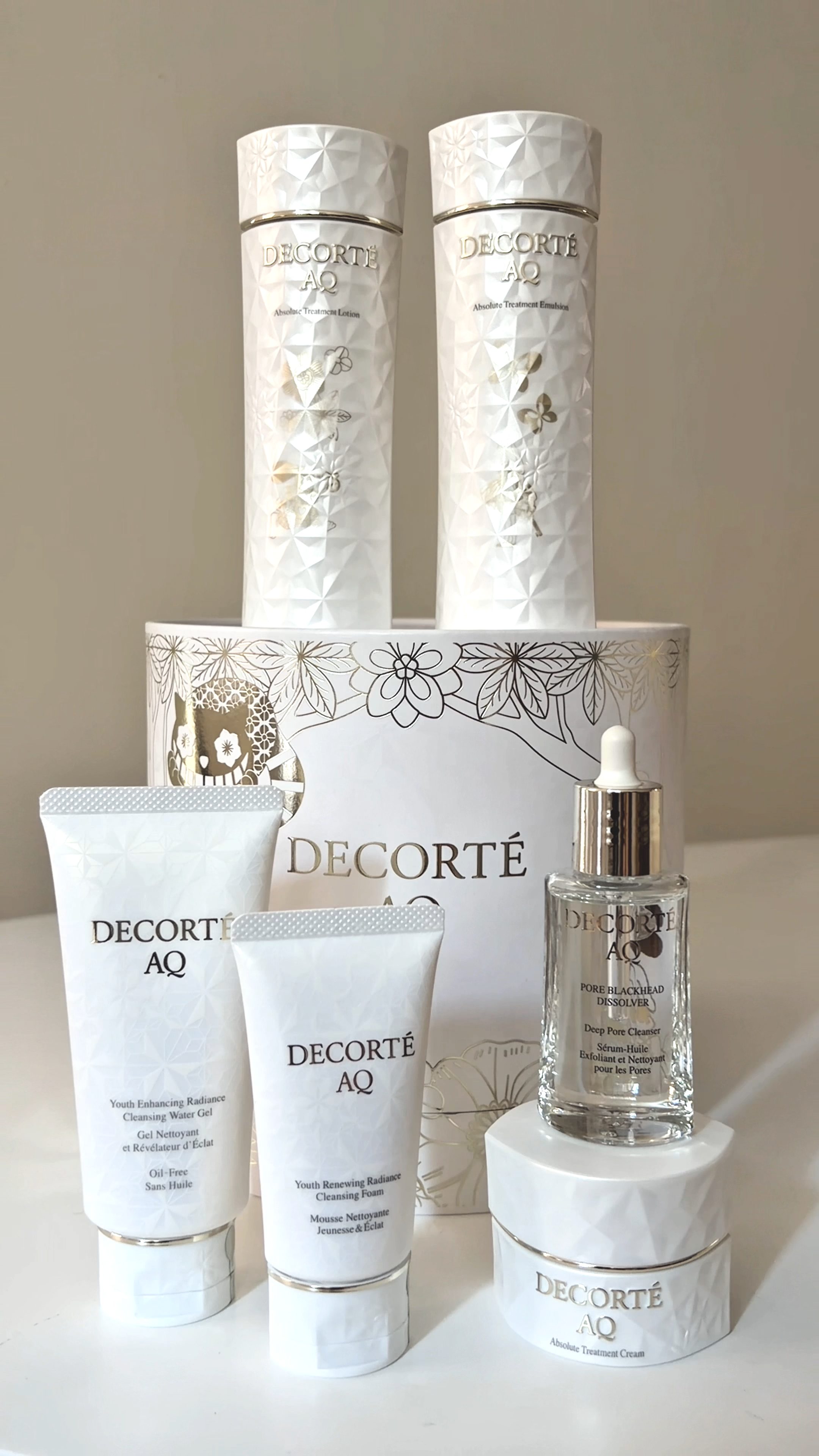 DECORTÉ - Spring is in the air. Our limited-edition Kimono Sakura