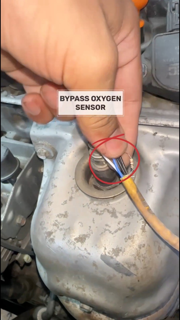 How To Bypass Oxygen Sensor Heater in any car p0420 #viral #reel # ...