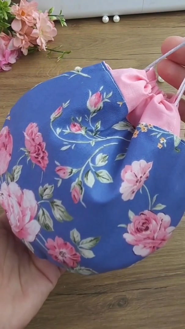 https://handtrendy.com/products/round-drawstring-pouch-sewing-pattern ...