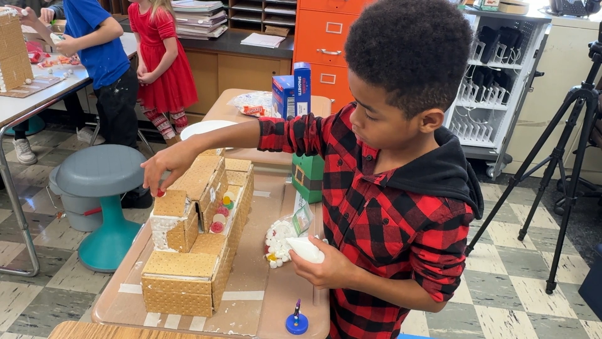 🎥 WATCH: Each year, C.V. Bush Elementary School third grade teacher ...