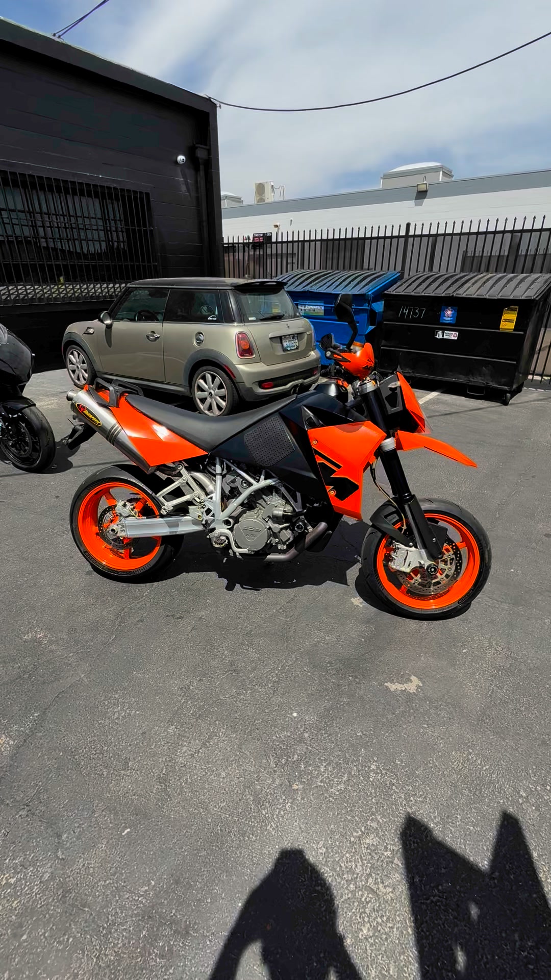りこ RESERVE IS MET and this KTM Supermoto will sell on