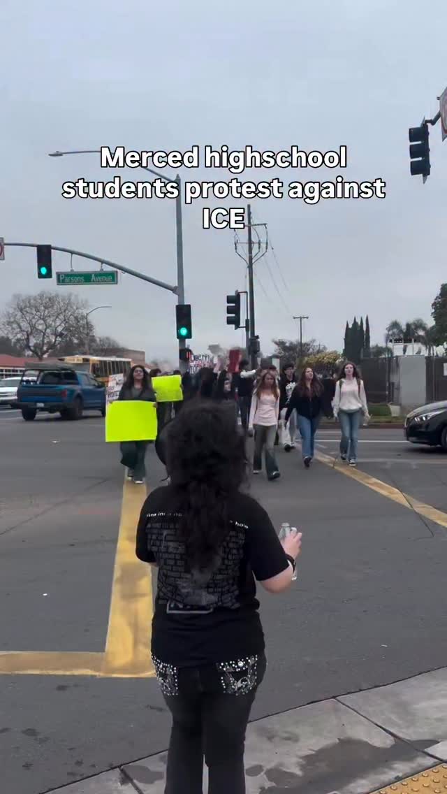 High school students from 3 different Schools in Merced leave class to ...