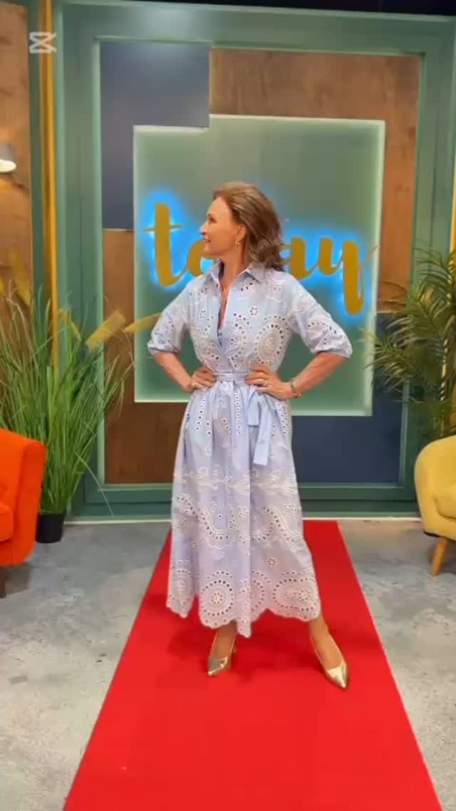today show fashion today rté ladies dresses stylist @styledbycarolinedowney caught up with show presenter @mauraderrane at the Your Best Life event in Galway ✨ Search: green maxi dress