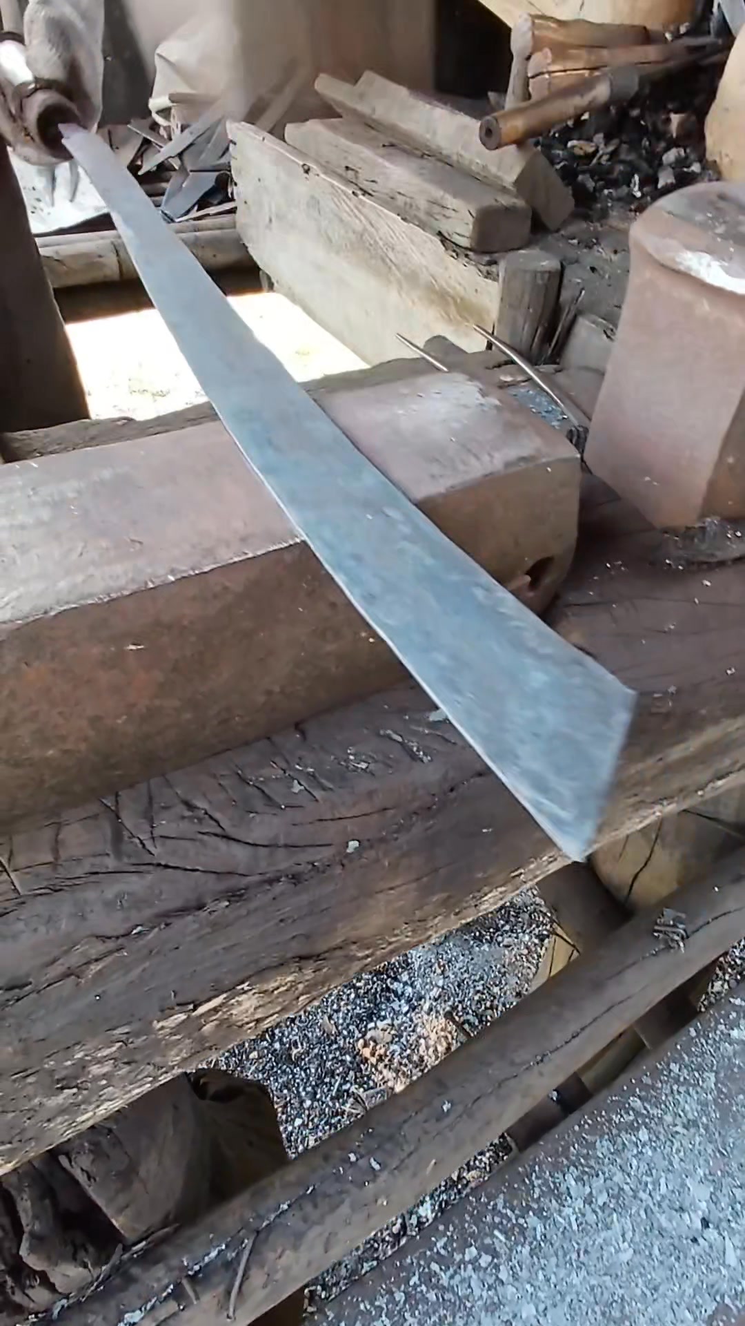 Proses tempa sebilah p4rang kebun. #blacksmith #blacksmithcraft # ...