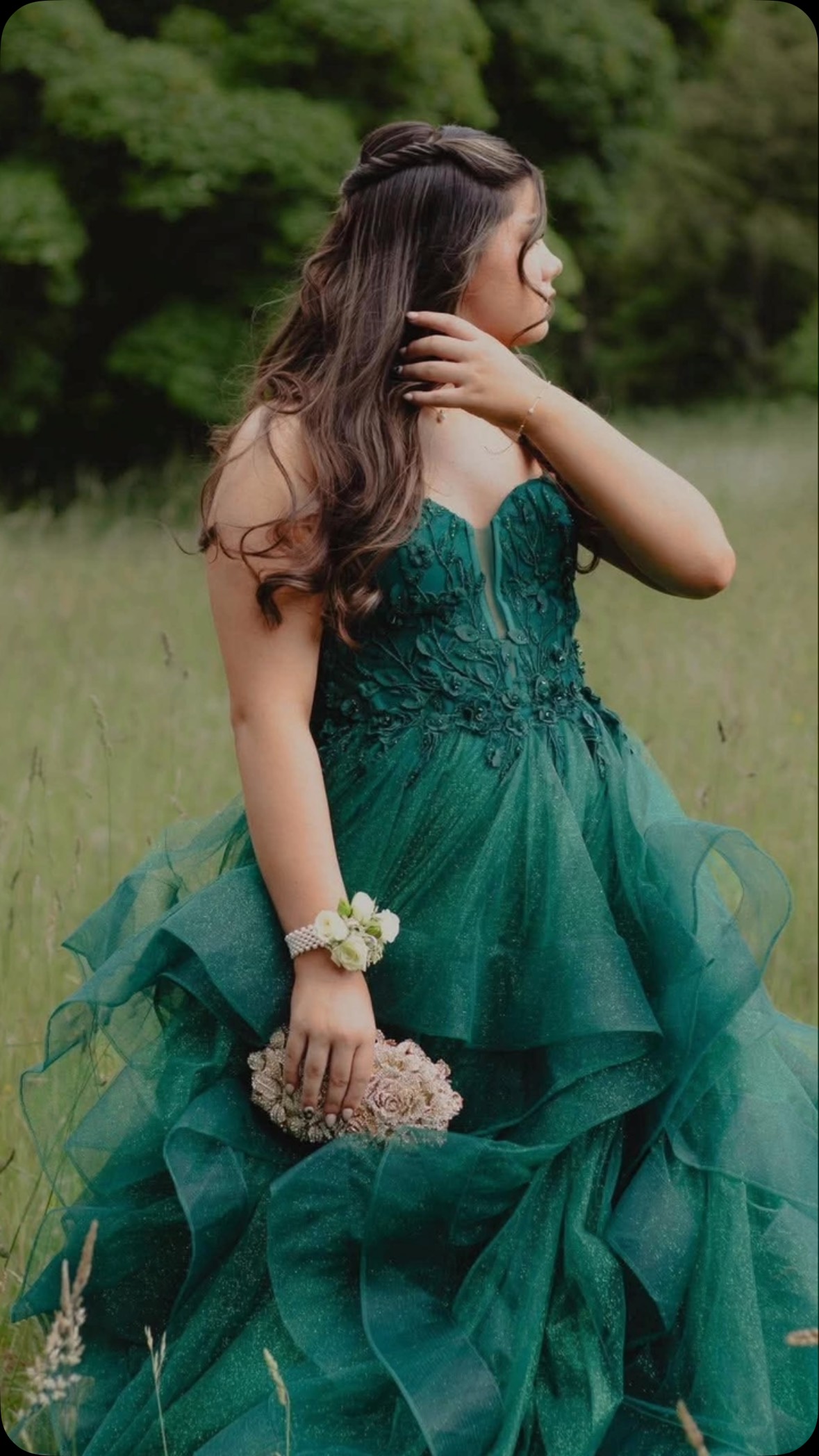 prom corsage for dark green dress Wrist we created a last week. , Beautiful complimented with a pearl wrist corsage. 💚, Still time to order ready for your prom 👩‍🎓, #promwristcorsage , #wristcorsage , #prom , Size:XS (00,0,2) Tassel Dress Black Color Block Strapless Corsage ideas (Flowers each measure approximately