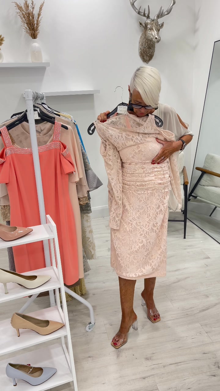 Yes- you heard it correct. ALL dresses on this rail are £29.95 😳 £4.95 ...