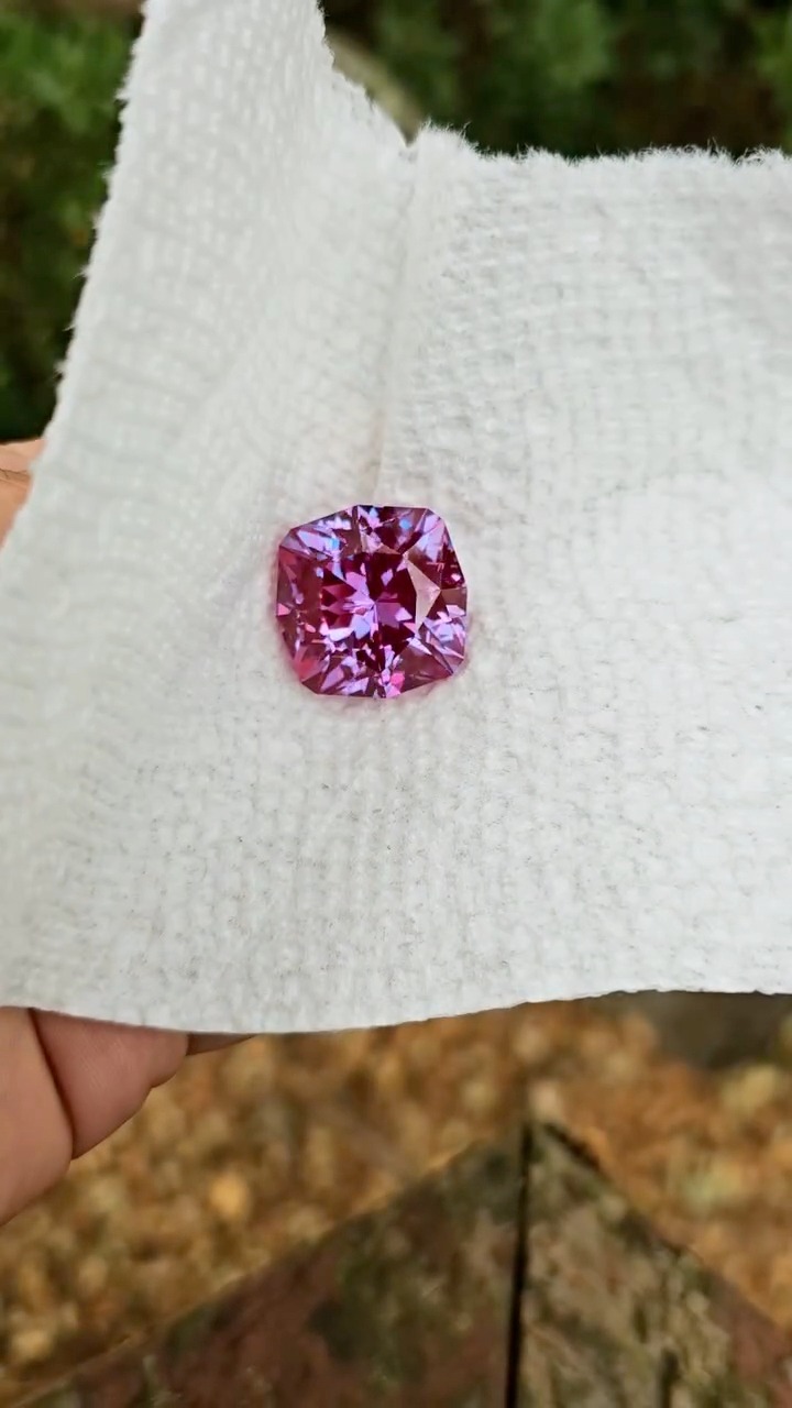 What a gem!人Learn about these materials on DJEVA.com#djeva#labgems# ...