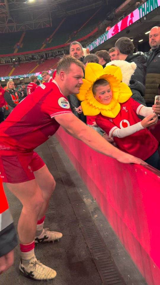 Diolch am eich cefnogaeth 👏🏴󠁧󠁢󠁷󠁬󠁳󠁿 #CymruAmByth | #WALvARG | The Welsh ...