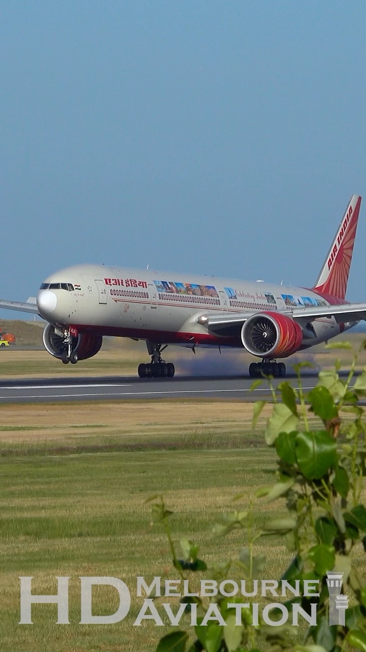 エアインディア　Boeing777-300ER ✈️ 🇮🇳 Air India Boeing 777-300ER Lands at Vancouver Airport