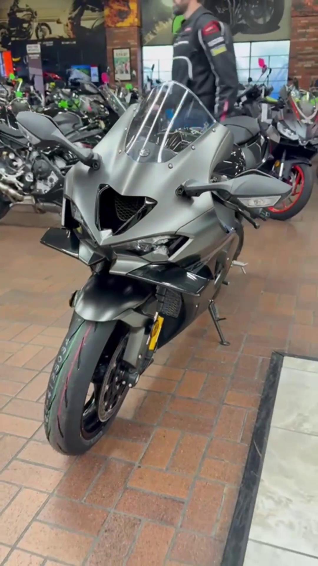 ^_^ The 2026 Kawasaki Ninja ZX-10R ABS is also available in the