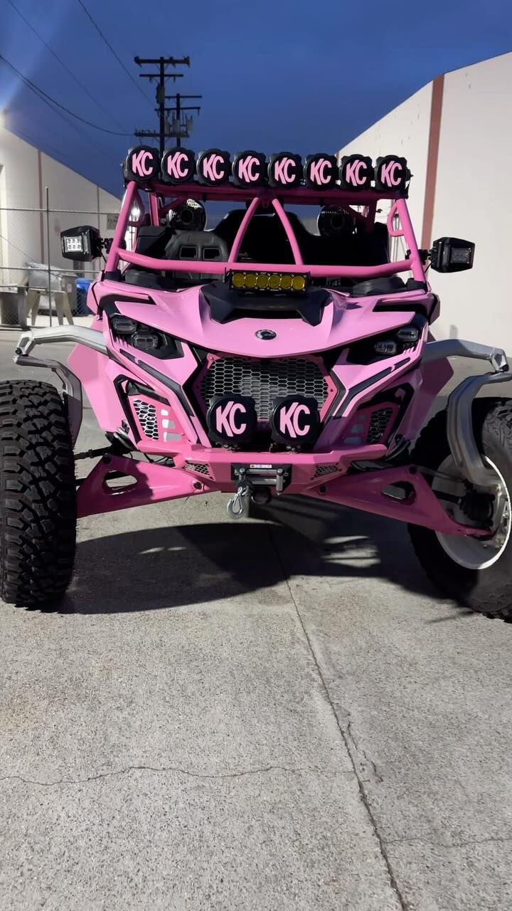 Pink Maverick R for our good Friend @_mikeeeeeey 🔥 Built by @that_utv ...