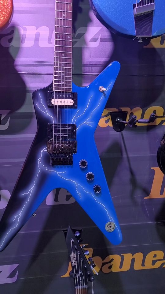 Dean ML guitar design and history