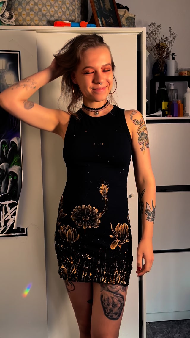 Can I bleach paint a dyed cotton dress?
