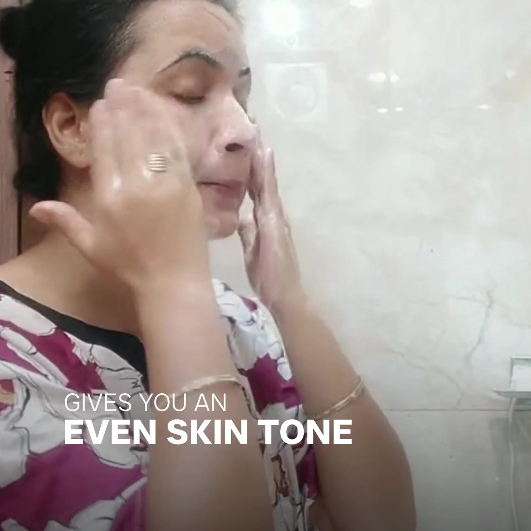 Say goodbye to dark spots and hyperpigmentation with our powerful Kojic Soap! 🚫 Formulated with kojic acid, this soap gently exfoliates and lightens your skin tone, revealing a brighter, more even 