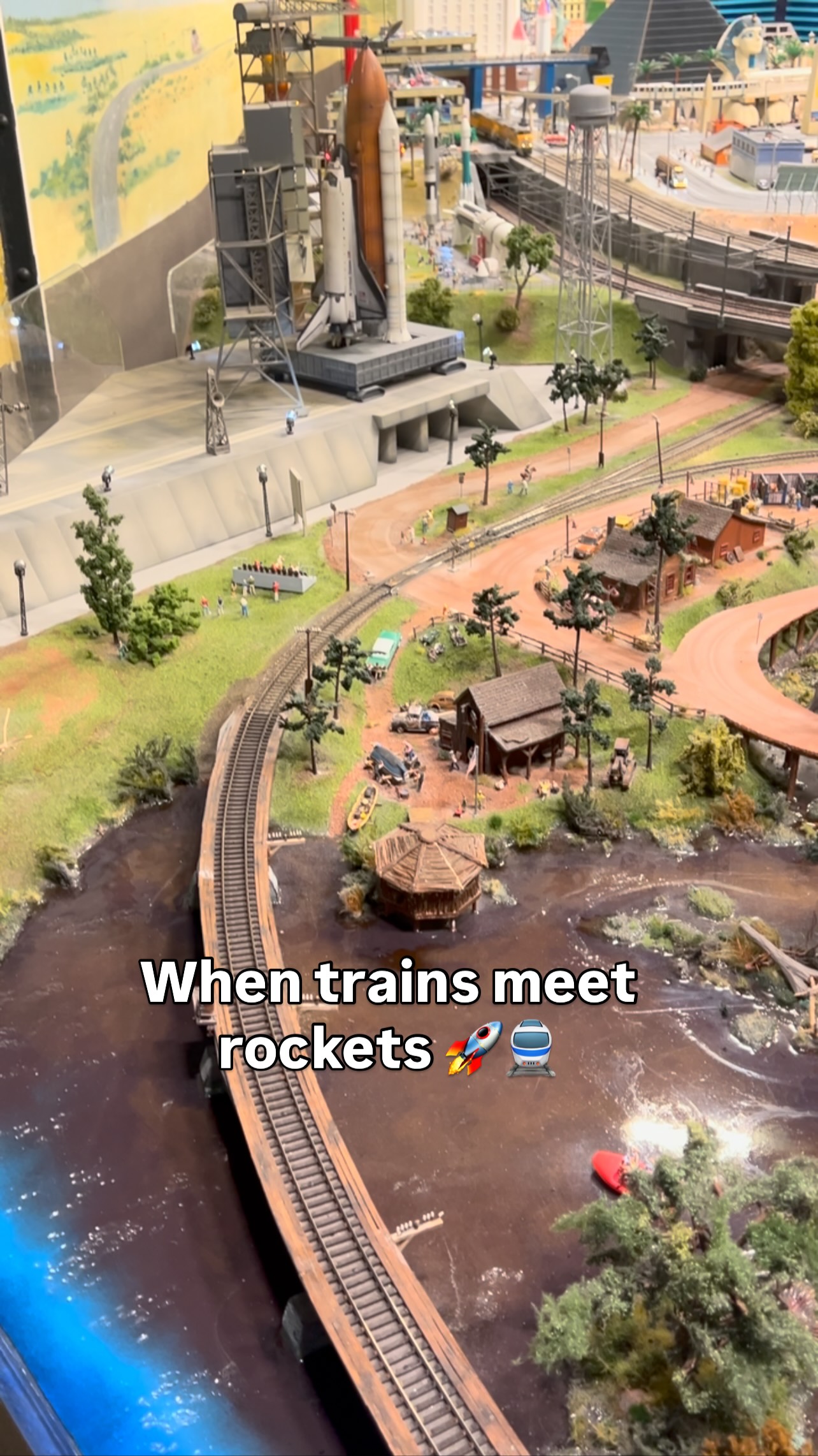 Las Vegas, a rocket launch… and a train in the foreground 🤯 Miniature ...
