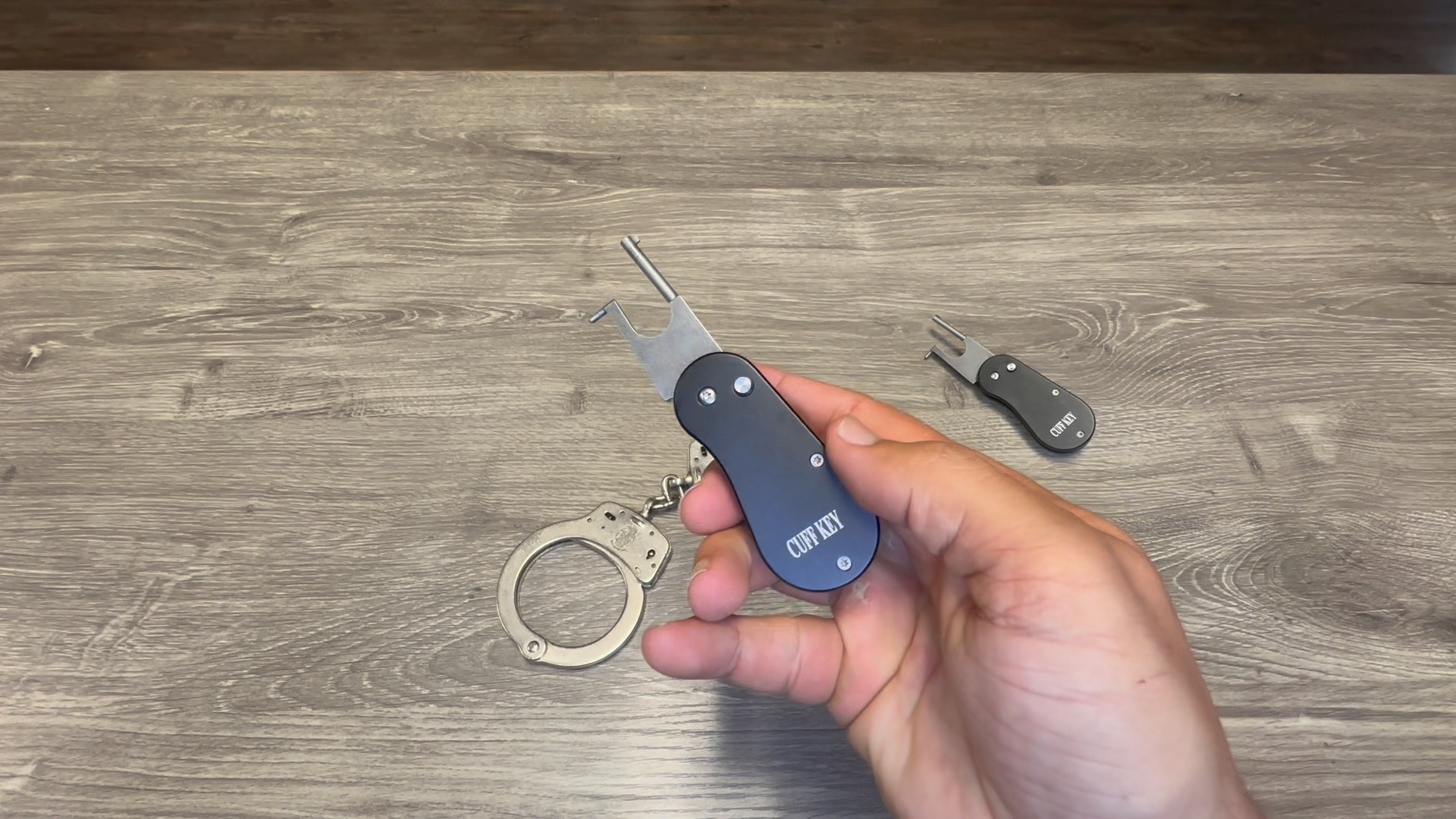 👮”Retractable, Fast, Secure.” 👮‍♀️ No more fumbling or fidgeting when ...