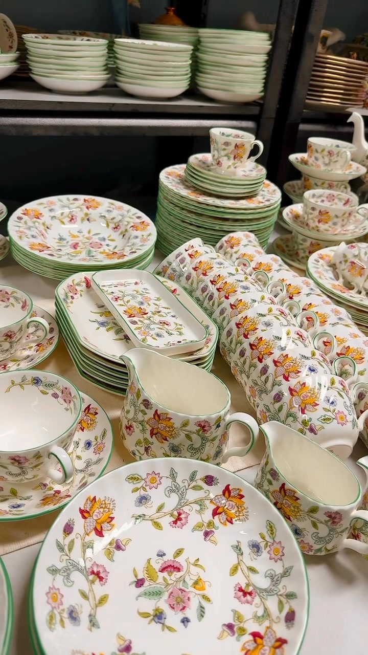 Minton Haddon Hall Green 🌿 A timeless classic featuring the