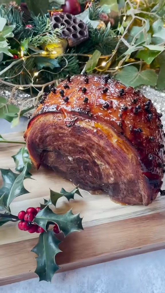 Christmas Ham in Coke 2kg unsmoked gammon 15 cloves 3 bay leaves 2 star ...