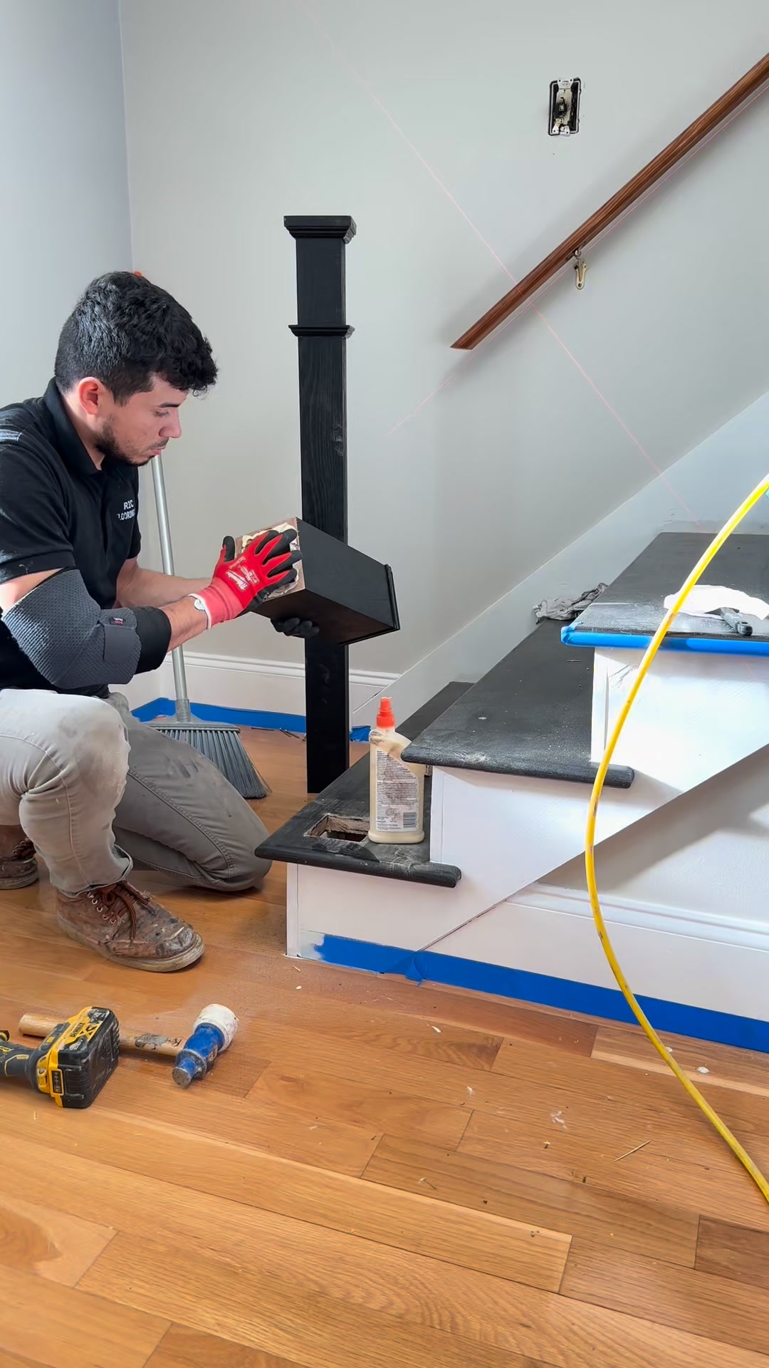 How to install a Wooden post | Ric-Flooring LLC | Facebook