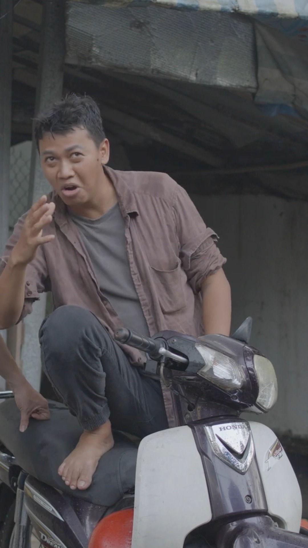 Làm thơ tán gái kiểu này thì chịu rồi 🤣 #xuhuong #haihuoc #reels | Thái ...
