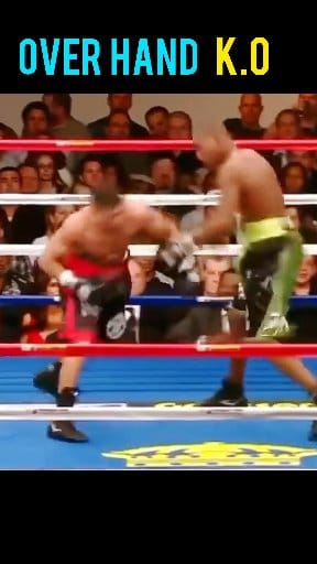 Overhand punch tutorial 🔥🥋 #boxing #boxingmatch #boxingfans # ...