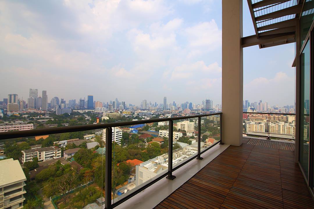 Spacieux penthouse de 4 chambres avec des vues magnifiques, quartier ...
