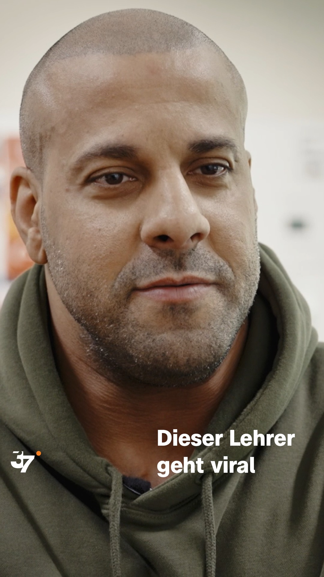 https://kurz.zdf.de/LJq/ Vom Klassenzimmer ins Netz: Der Lehrer Reff ...
