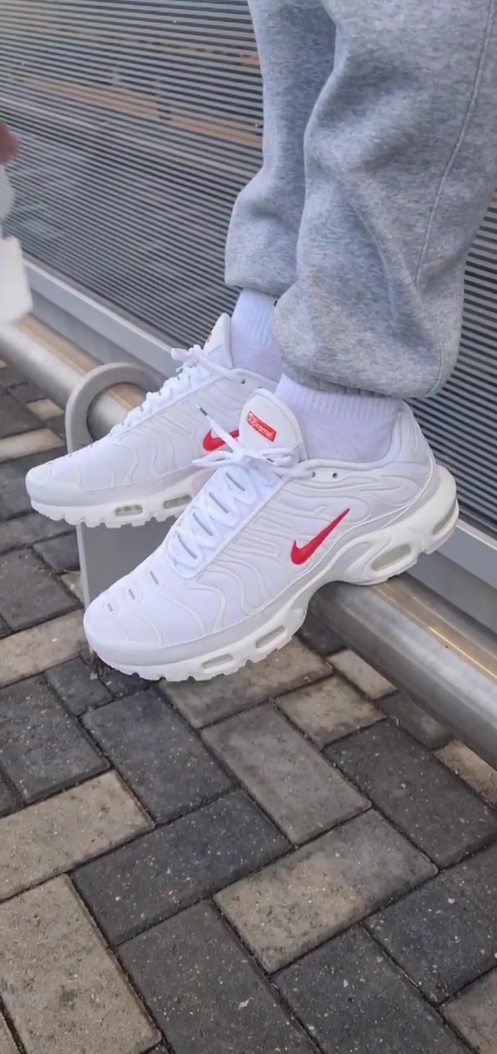 Shoe Tn X Supreme Blanche Tn Blanche Nike Tn Supreme Prix AIRMAX