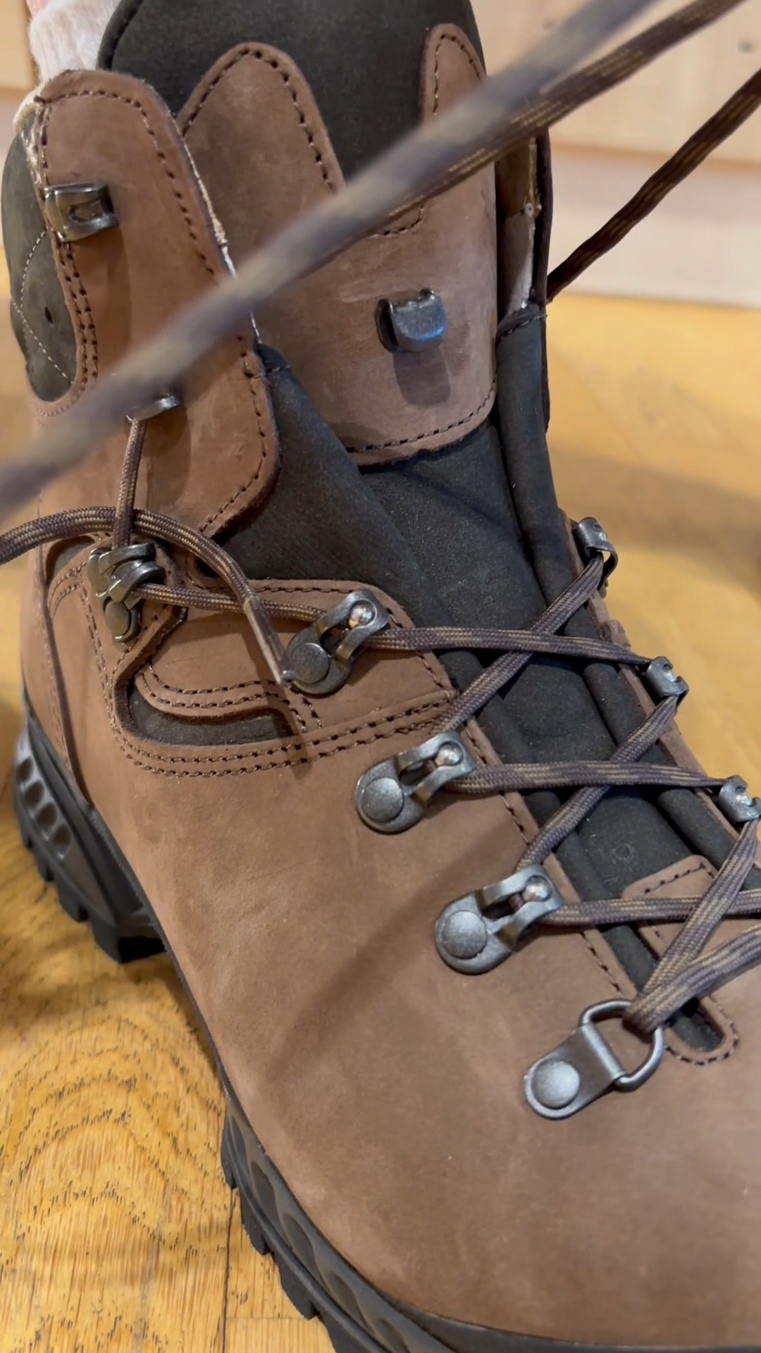Heel slipping? 👀🥾 Try lock lacing for a secure fit and extra