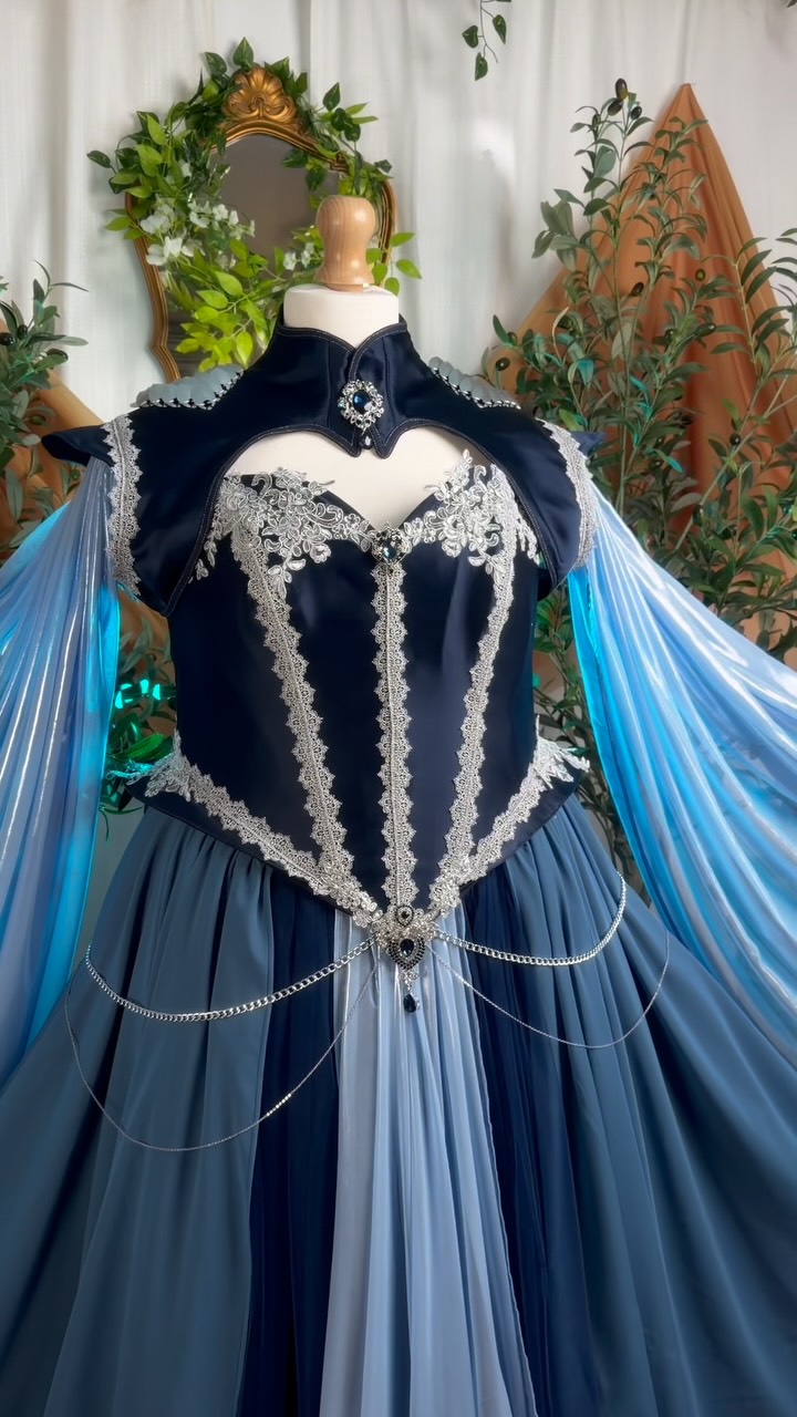 I am literally obsessed with how badass and cool this wedding dress looks 😍 so happy that I get to work for all these amazing women warriors all over | Euriell Vairë