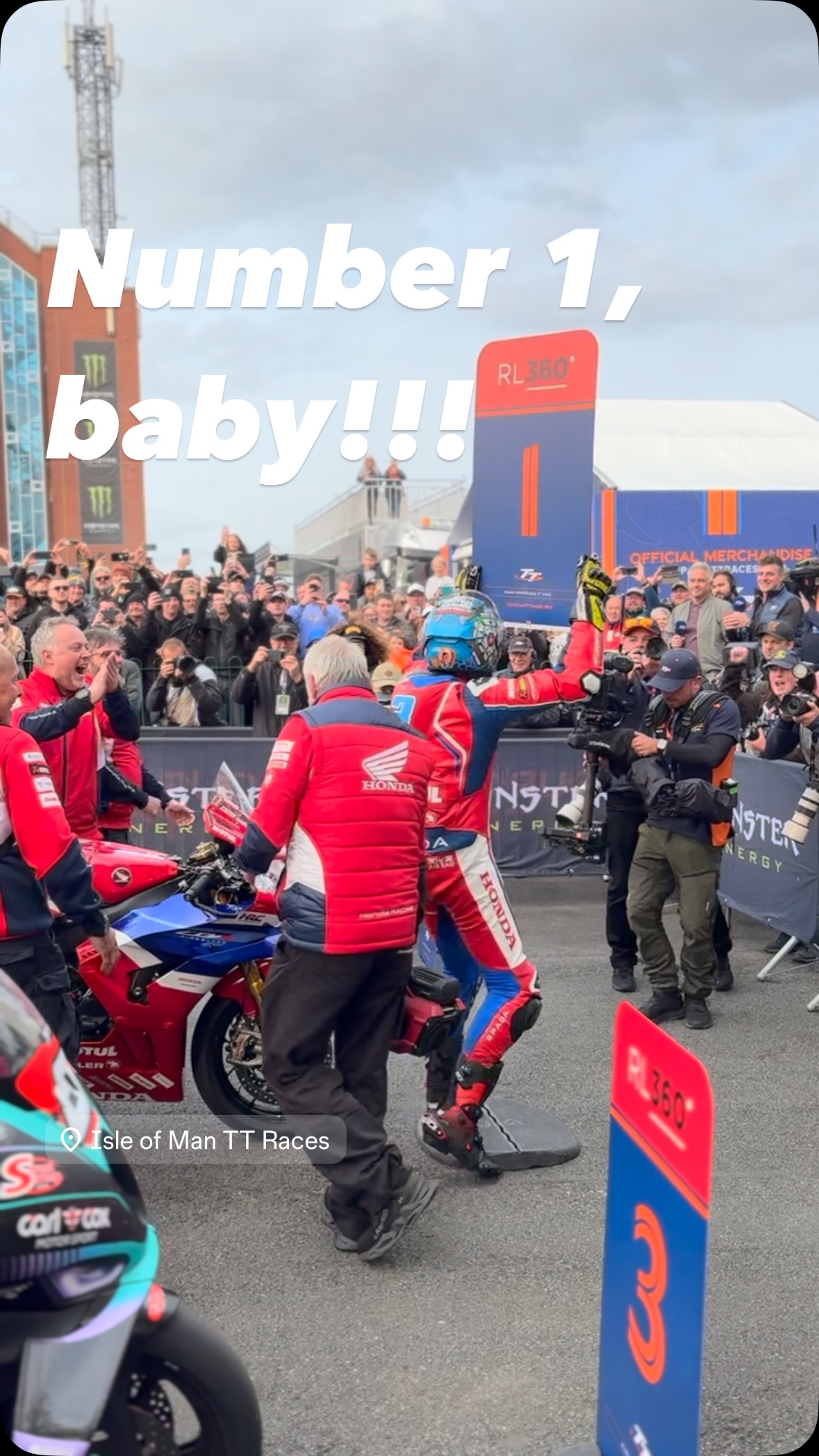 YES!!! Dean Harrison claims his first Isle of Man TT win for Honda ...