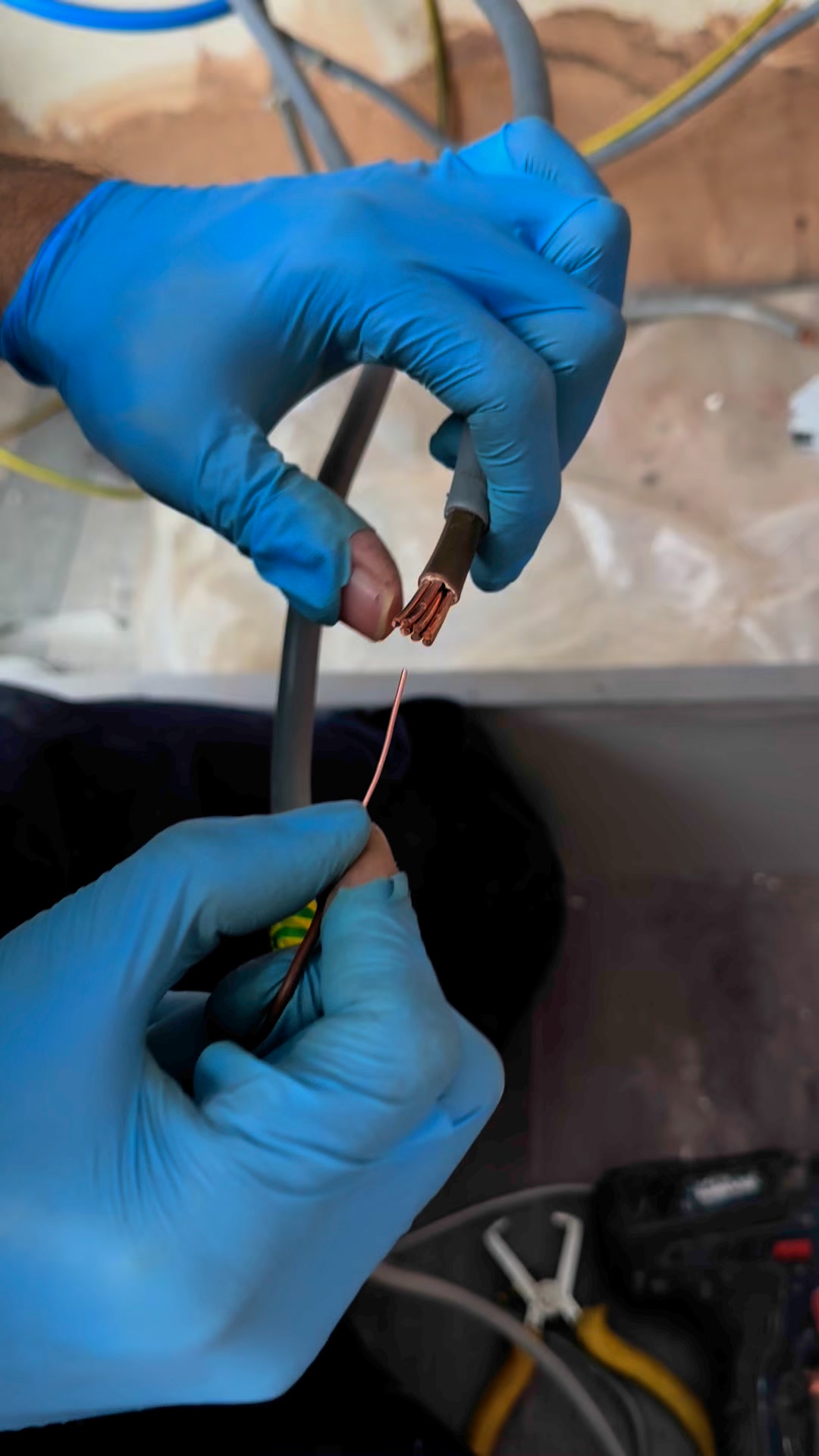Electrician tips: how to joint electric wires | Quick Fix With H | Facebook