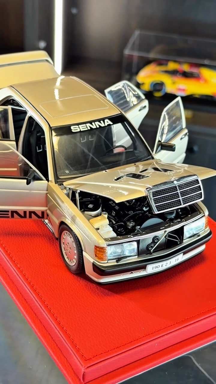 A true piece of motorsport history. 🏁✨ 1:18 Mercedes-Benz 190E