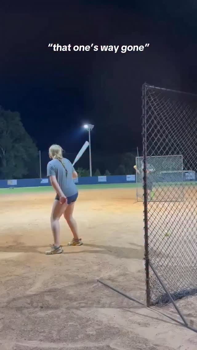 Moonshots with the Mantra Reverse. 🫡 | Rawlings Softball | Facebook