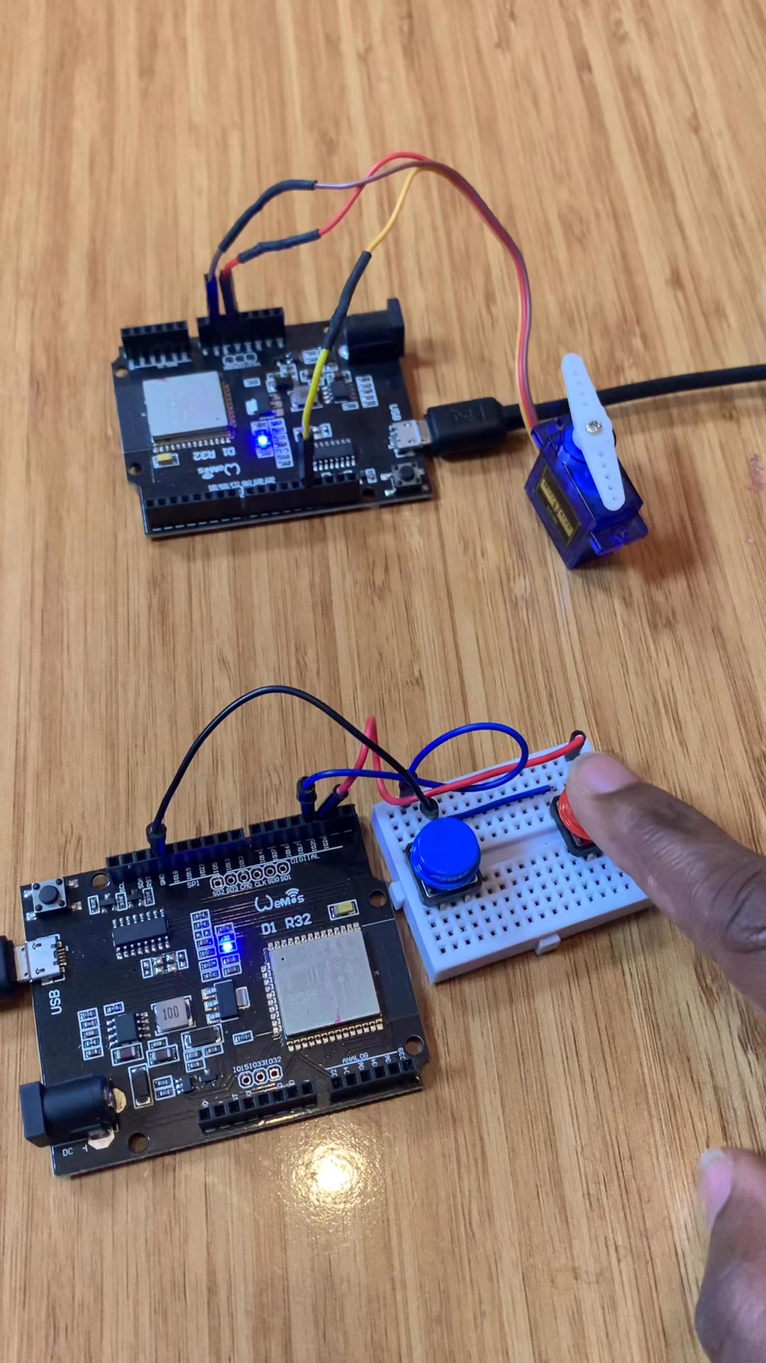 Wireless SERVO motor controller with WeMos D1 R32 #arduino #engineering ...