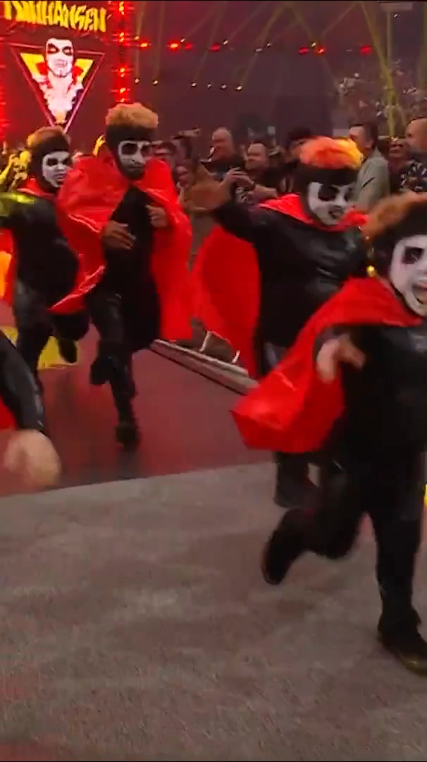 Very evil, very nice entrance 🧛 Stream #WrestleMania LIVE RIGHT
