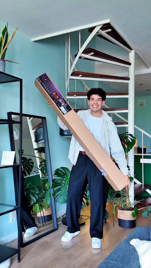 The Signe Gradient Floor Lamp brings all the vibes — height