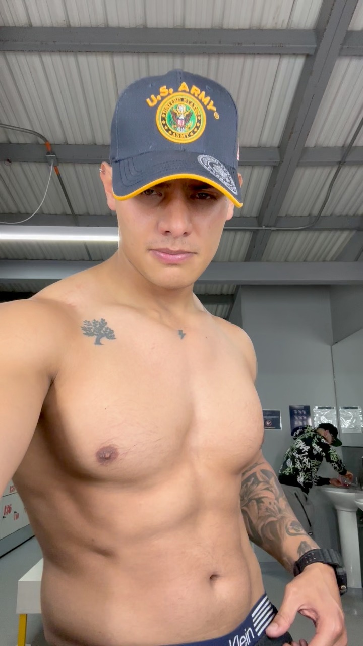 Alexander Leal