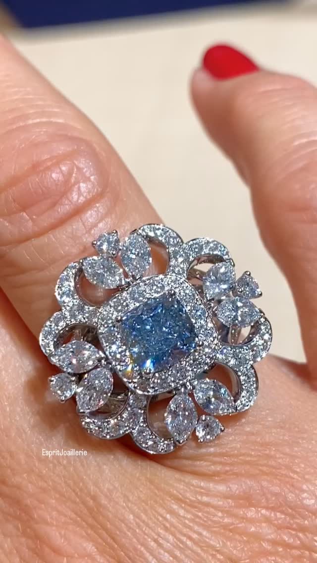 💎 The rarest blue on Earth 🌍 Blue diamonds are among the rarest