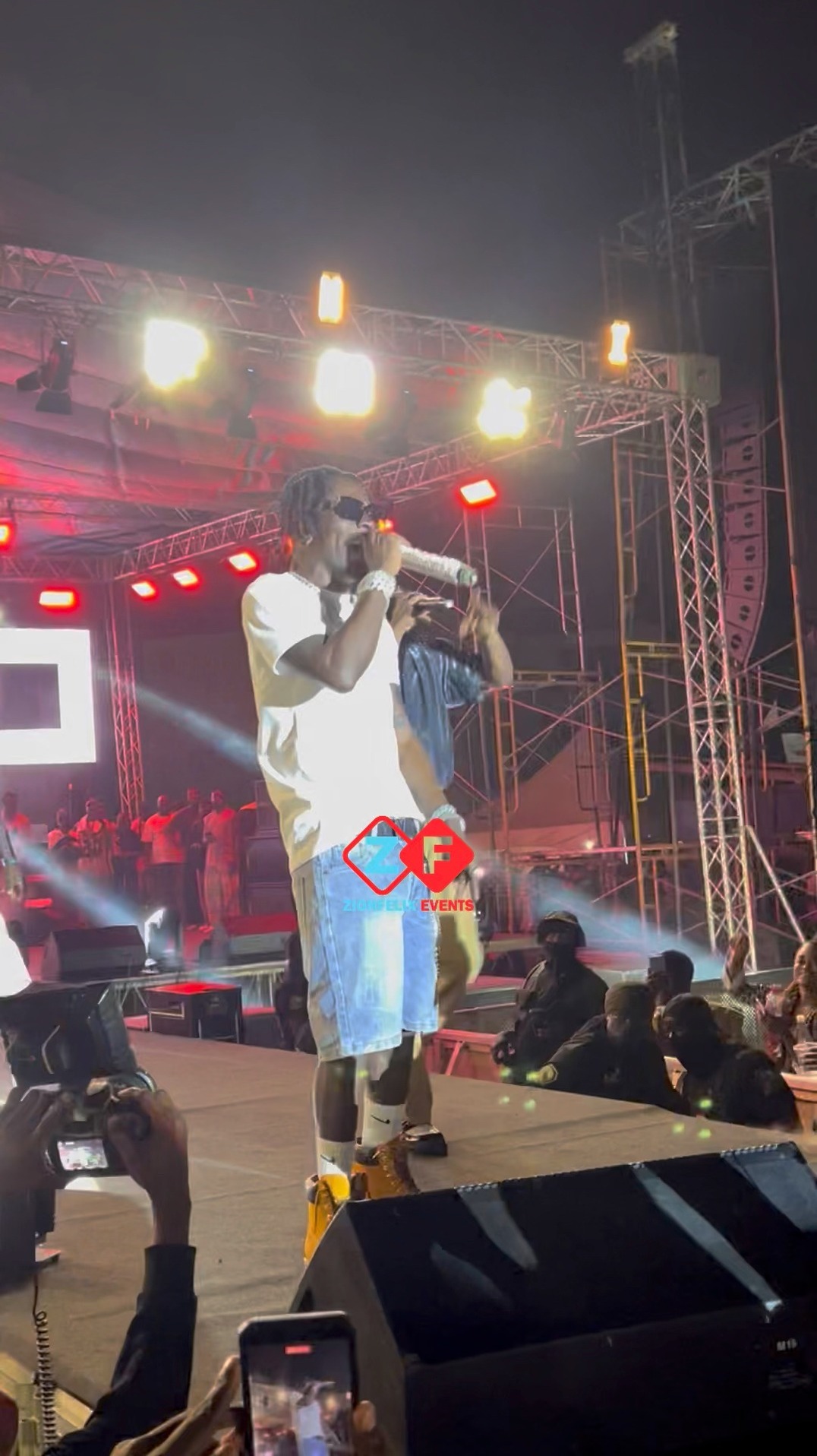 The moment Shatta Wale joined Samini on stage at the Samini Xperience ...