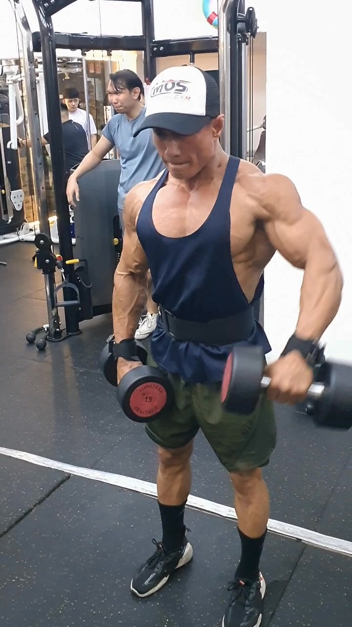 fitMan💯%💪Kunti pa #bodybuilder #MOSfitnessgym #motivation #mensphysique ...