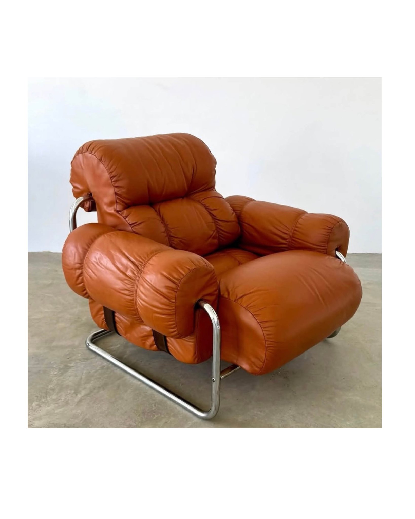 Designed in 1969 by Giancarlo Piretti for Anonima Castelli, the