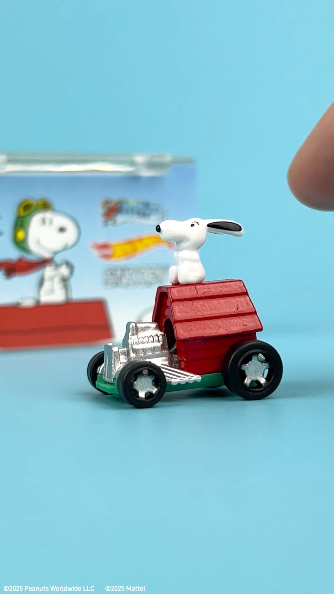 SNOOPY TAKES FLIGHT!✈️🐾 The World's Smallest Snoopy Hot Wheels