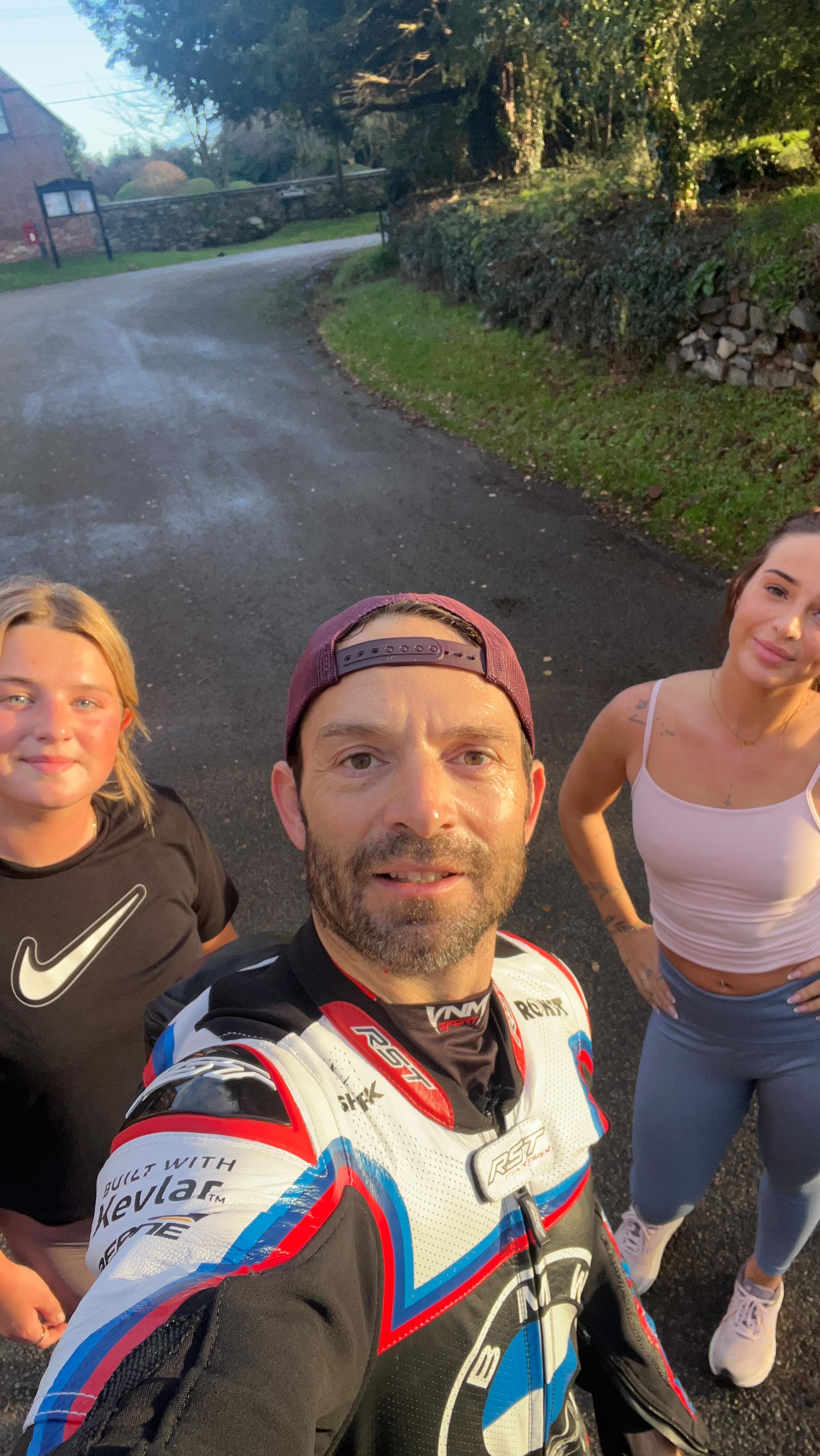 10km in my race leathers?? with Alicia & Layla❤️ Thank you to 